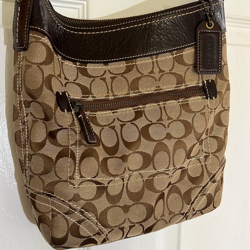 Coach Brown signature shoulder bag - Picture 2 of 16